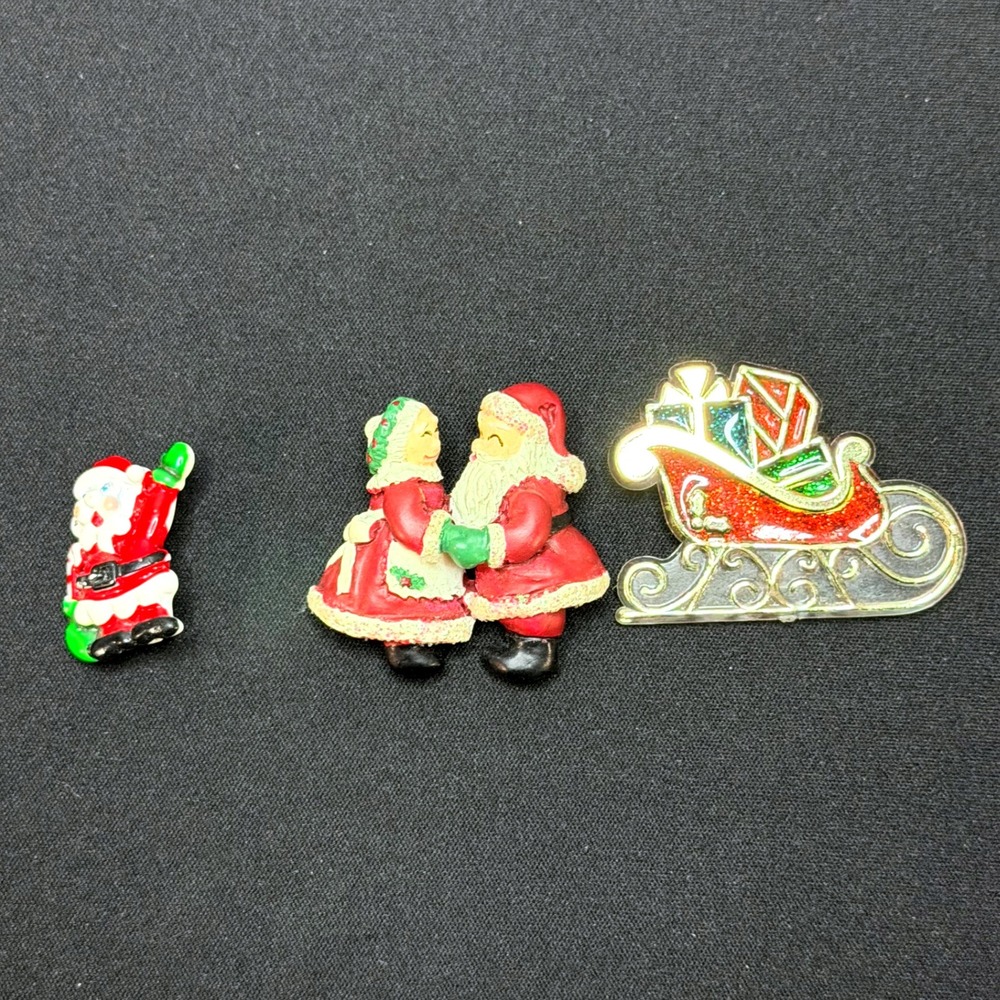 Christmas Lapel Pin Lot Unisex OS Red Green Vintage Santa Sleigh 3pc Holiday